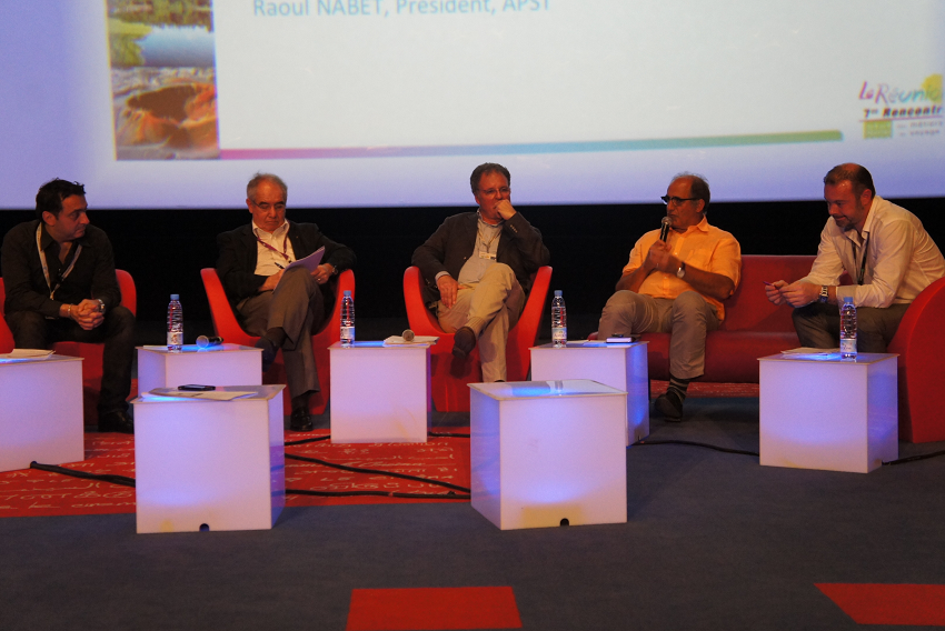 Emmanuel Toromanof, secrétaire général de l'APST, Jean-Louis Baroux Président d'APG Global Associates, Pierre Descazeaux, DG marché France d'Air France, Jean-Pierre Mas, Président de Selectour Afat, et de la commission Air du SNAV et Yannick Faucon, DG de Resaneo - Photo : DG Emmanuel Toromanof, secrétaire général de l'APST, Jean-Louis Baroux Président d'APG Global Associates, Pierre Descazeaux, DG marché France d'Air France, Jean-Pierre Mas, Président de Selectour Afat, et de la commission Air du SNAV et Yannick Faucon, DG de Resaneo - Photo : DG