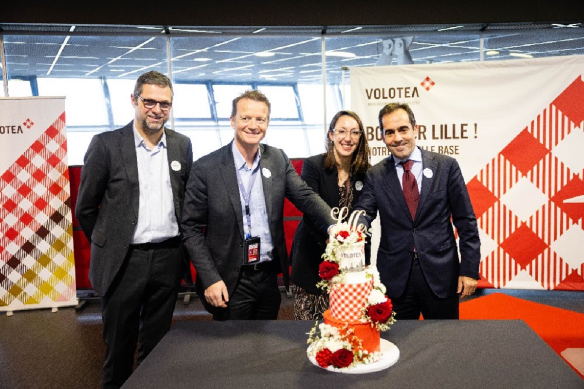 Pierre Fernemont, directeur développement et marketing de l’Aéroport de Lille ; Marc-André Génnart, directeur général de l’Aéroport de Lille ; Céline Lacroix, responsable du développement international de Volotea; et Carlos Muñoz, fondateur et PDG de Volotea. - @ Volotea