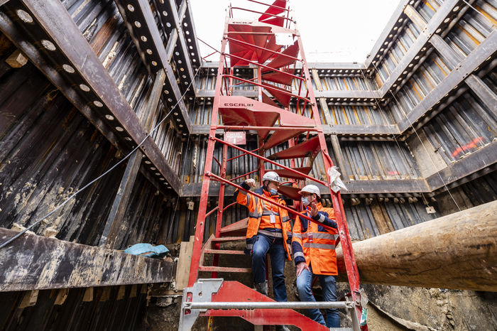 Chantier de l'usine de désenfumage du tunnel CDG EXPRESS, entre 3 voies avions et au-dessus des tunnels RER et TGV, Paris-Charles de Gaulle ©Philippe Stroppa / Studio Pons pour Groupe ADP