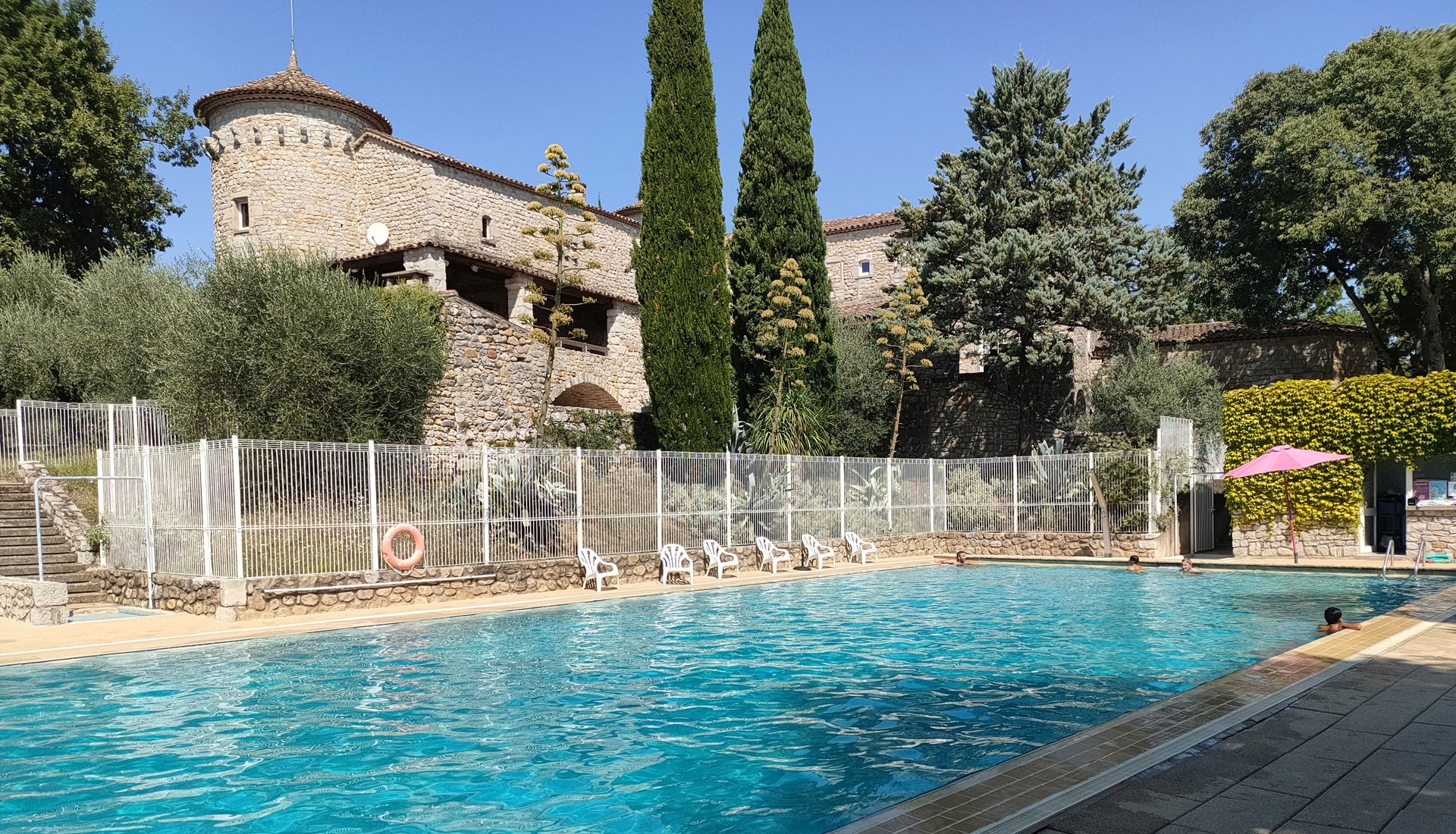 Lou Castel en Ardèche, dernière résidence entrée dans le portefeuille de Vacances Bleues (©DR)