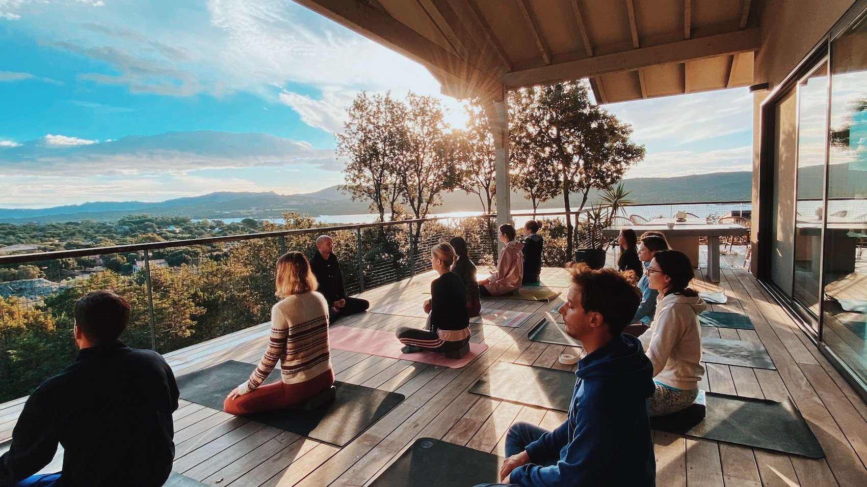 Une nouvelle formule qui permet d'aller au-delà de la simple retraite yoga (©Yogascope)