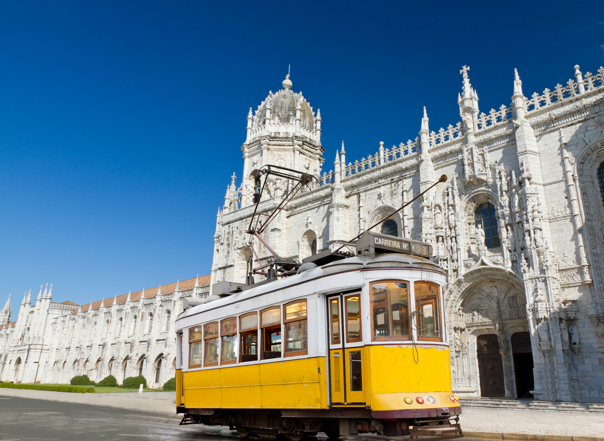 Voyage au Portugal : plus besoin de remplir le Passenger Locator Form  pour se rendre au Portugal -Depositphotos.com Auteur mlehmann