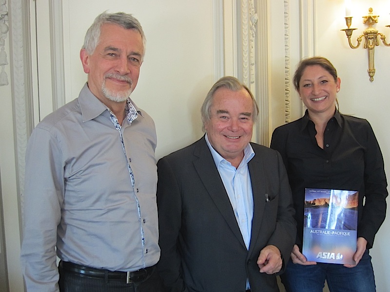 Olivier Schiffer, le directeur de la production, Jean-Paul Chantraine le PDG et Karine Vampouille, chef de produit chez Asia. DR Olivier Schiffer, le directeur de la production, Jean-Paul Chantraine le PDG et Karine Vampouille, chef de produit chez Asia. DR