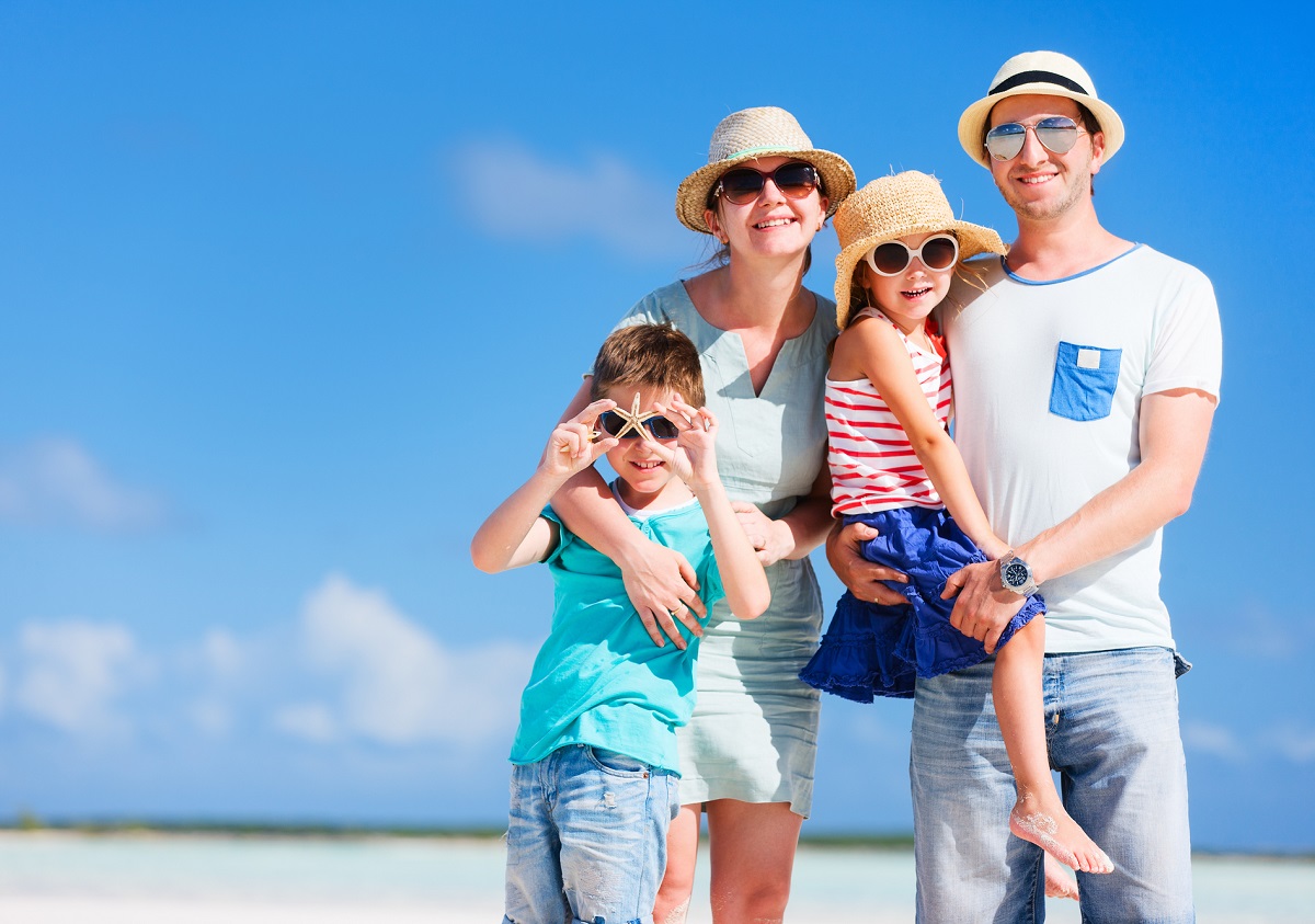 Dans la famille « démocratie », les enfants sont consultés par les parents en matière de choix de voiture, de nourriture, de vêtements et bien sûr de loisirs et de vacances - DR : DepositPhotos.com, shalamov Dans la famille « démocratie », les enfants sont consultés par les parents en matière de choix de voiture, de nourriture, de vêtements et bien sûr de loisirs et de vacances - DR : DepositPhotos.com, shalamov