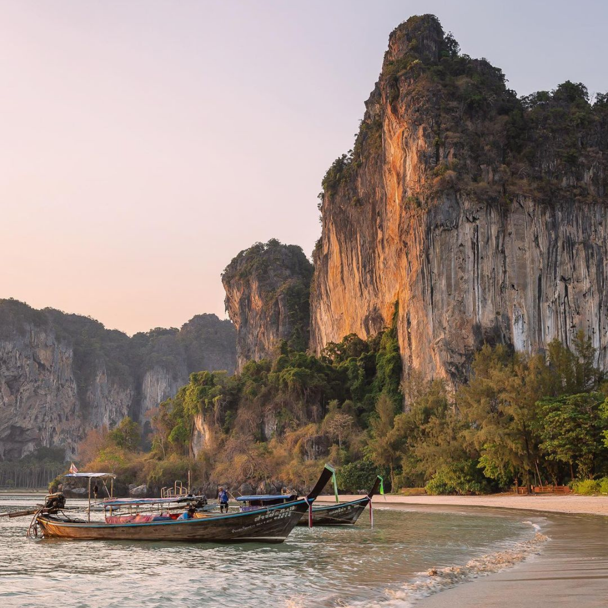 Railay Beach - Instagram © @the.travelling.teeth