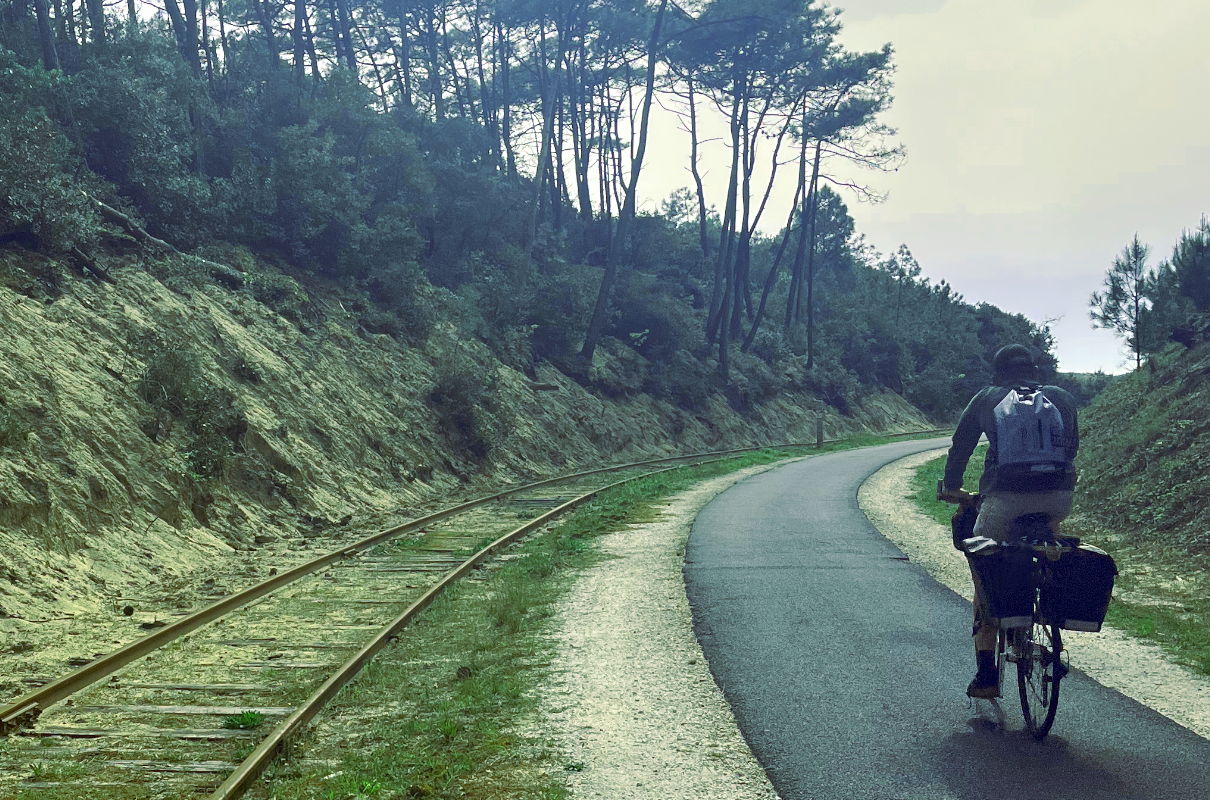Entre train et vélo, en route pour Soulac-sur-mer (nord médoc) © Hexplo