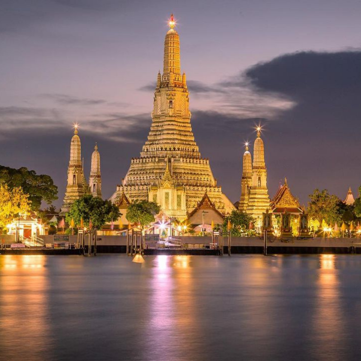 Wat Arun - Bangkok - Instagram © @the.travelling.teeth