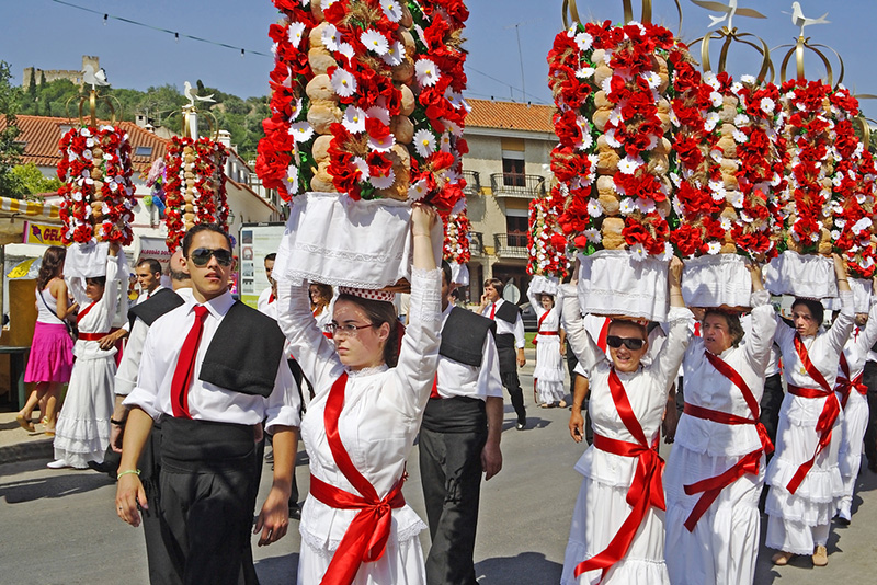 Festa Tabuleiros Tomar ©shutterstock