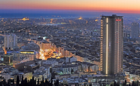 Le Istanbul Marriott Hotel Sisli, 5 * est niché au cœur d'un immeuble de 34 étages sur la rive européenne d'Istanbul - Photo DR