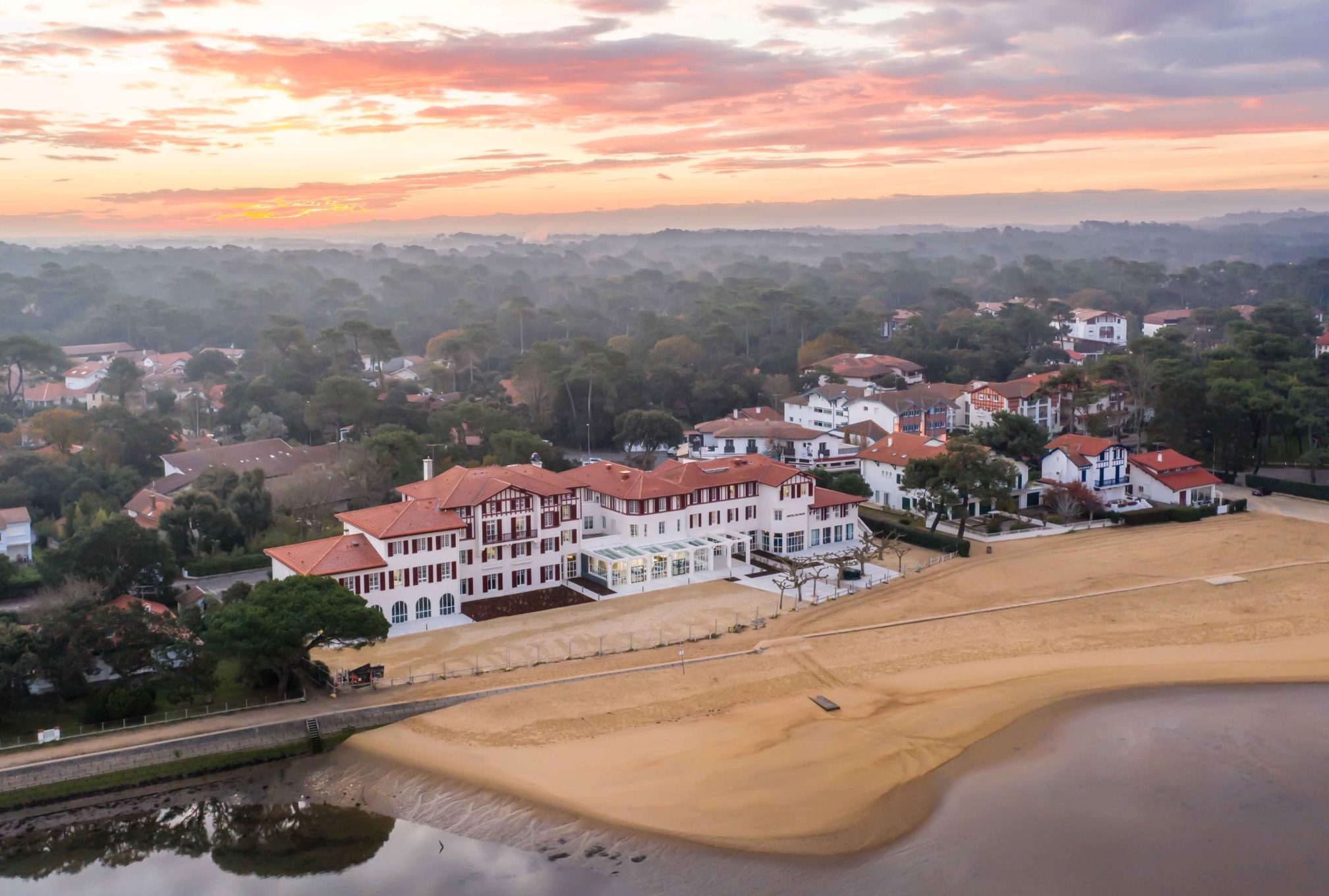 L'Hôtel Parc en bordure du Lac d'Hossegor (©LinkCity)