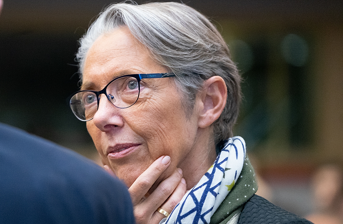 Le flou artistique sur les portefeuille du Tourisme et des Transports est total...Elisabeth Born crédit Jacques Paquier (wikipedia) Le flou artistique sur les portefeuille du Tourisme et des Transports est total...Elisabeth Born crédit Jacques Paquier (wikipedia)