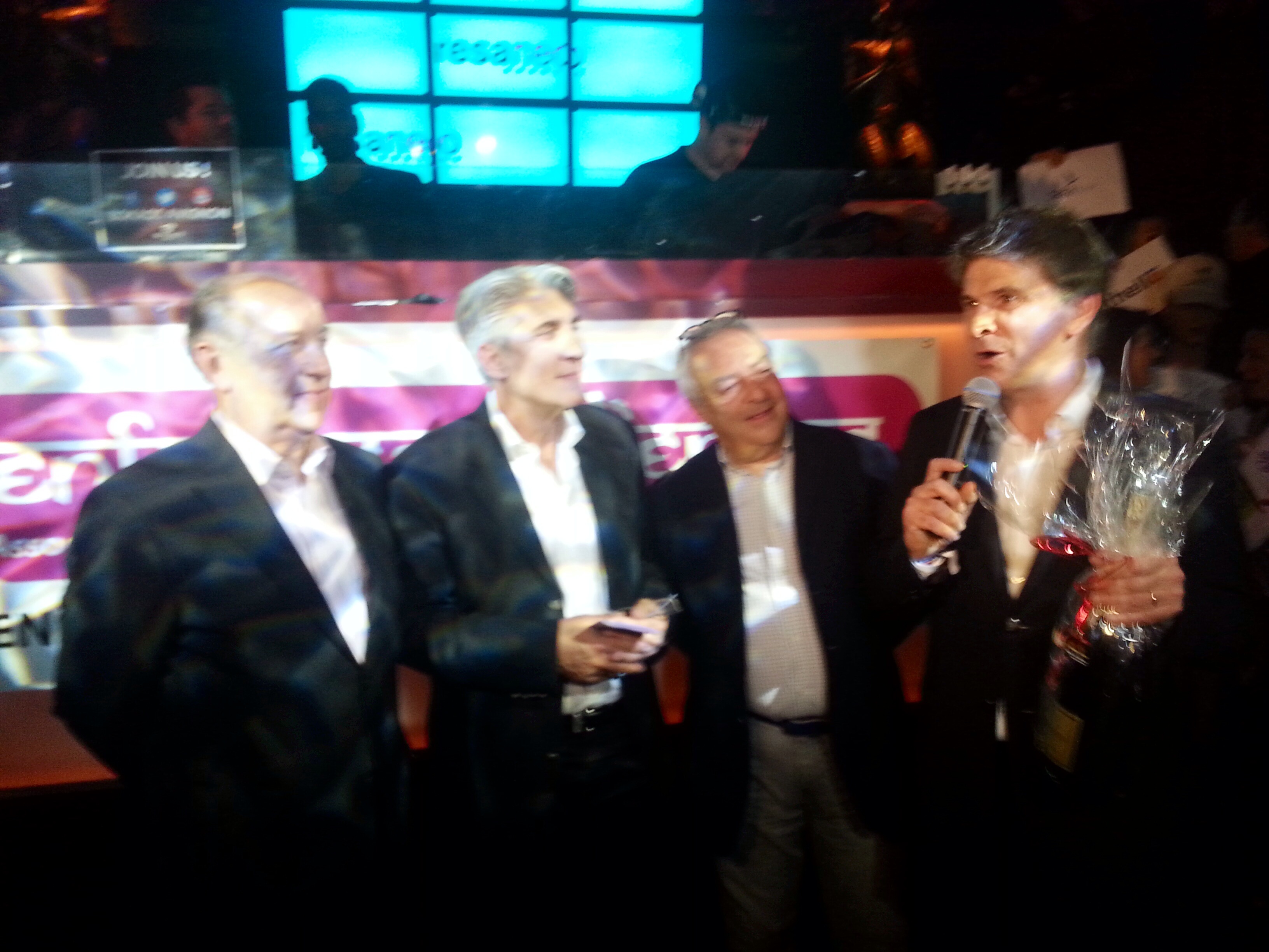 Lucien SALEMI, président de Challenges Tourisme et du Snav Méditerranée, entouré de Boris Reibenberg, vice president et de Jean-François Alexandre, fondateur du DITEX, ont remis le prix DITEXPERT à Salaün Holidaus, représenté par Stéphane Le Pennec, directeur général - Photo DR Lucien SALEMI, président de Challenges Tourisme et du Snav Méditerranée, entouré de Boris Reibenberg, vice president et de Jean-François Alexandre, fondateur du DITEX, ont remis le prix DITEXPERT à Salaün Holidaus, représenté par Stéphane Le Pennec, directeur général - Photo DR