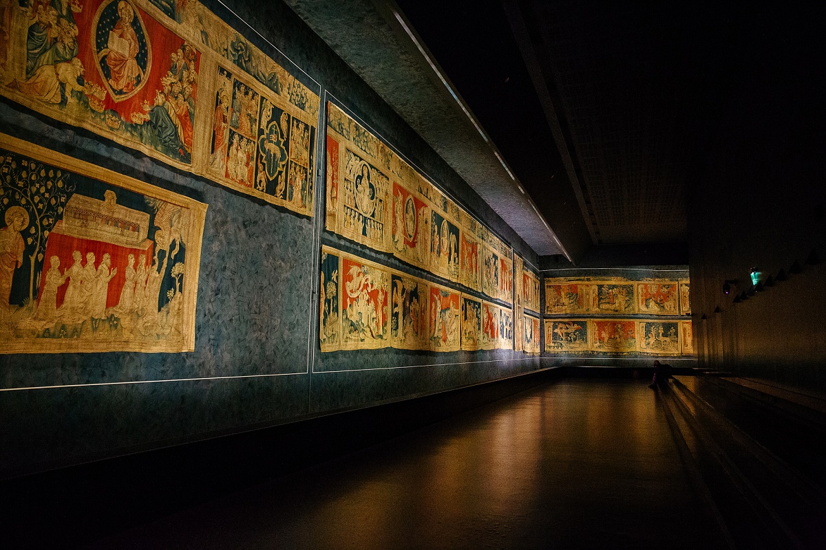 La tenture de l’Apocalypse, la plus ancienne et la plus grande tapisserie d’Europe - DR : Les conteurs