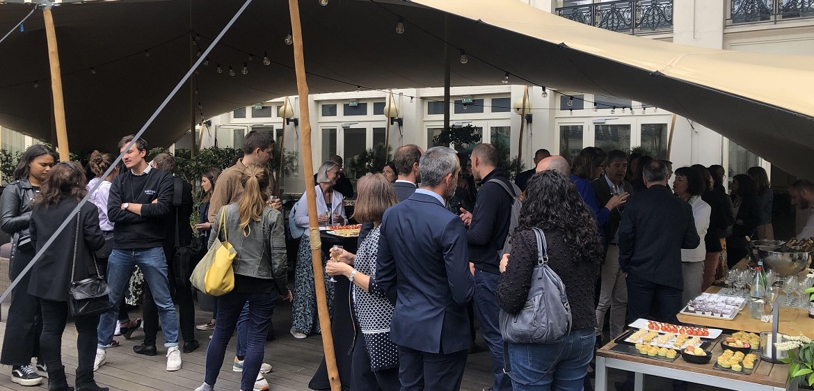 Le Crowne Plaza Paris-République (IHG) a démontré qu'il était en mesure d'accompagner tout au long d'une journée de travail une centaine de participants.