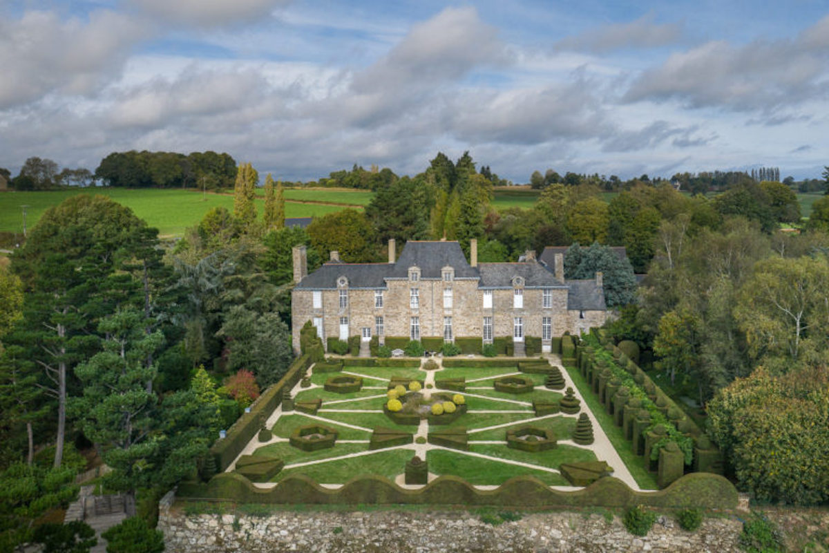 Le château et les Jardins de la Ballue dans la Manche (©Yann Monel)