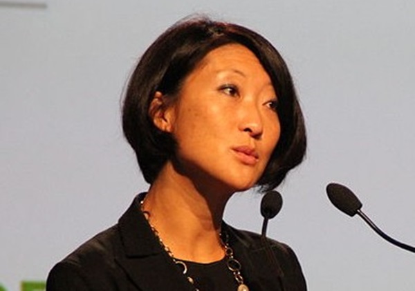 Avec un peu de pot, Fleur, au contraire de Mademoiselle qui visiblement n'aimait pas beaucoup quitter sa belle province, profitera peut être des voyages de son Ministre de tutelle afin d'y rencontrer ses homologues étrangers et y porter la bonne parole du tourisme français. /photo wikipedia Avec un peu de pot, Fleur, au contraire de Mademoiselle qui visiblement n'aimait pas beaucoup quitter sa belle province, profitera peut être des voyages de son Ministre de tutelle afin d'y rencontrer ses homologues étrangers et y porter la bonne parole du tourisme français. /photo wikipedia