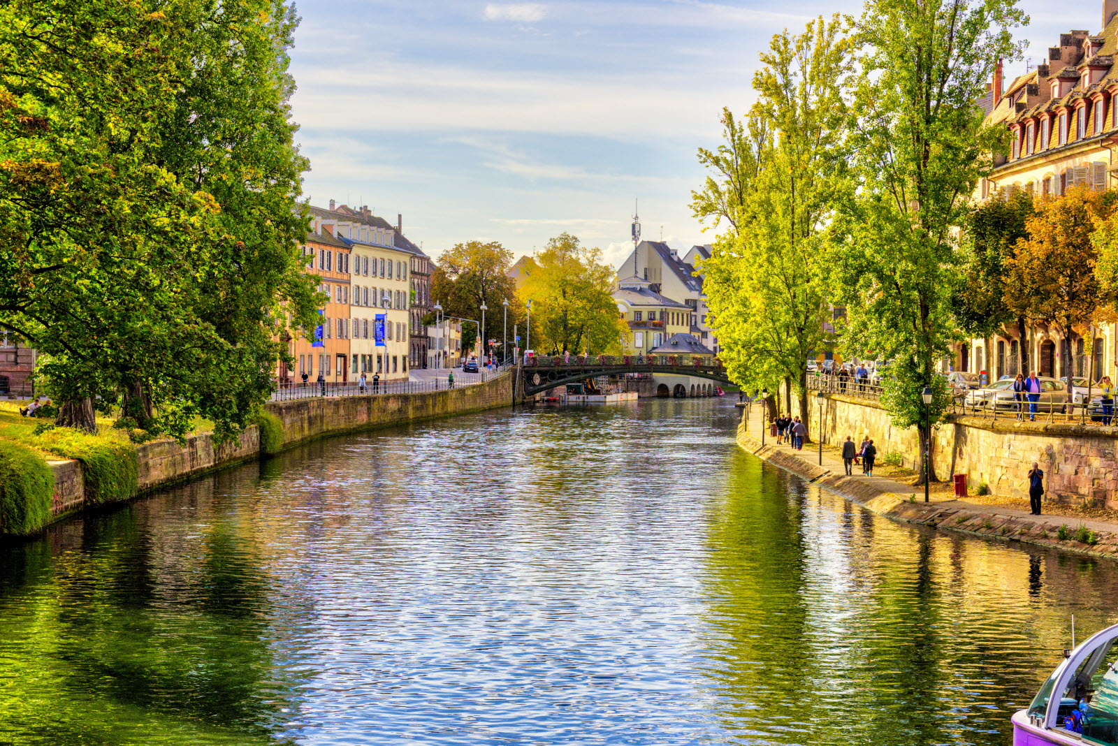 Profiter de sa propre ville comme destination. Petite France à Strasbourg (©Adobe)
