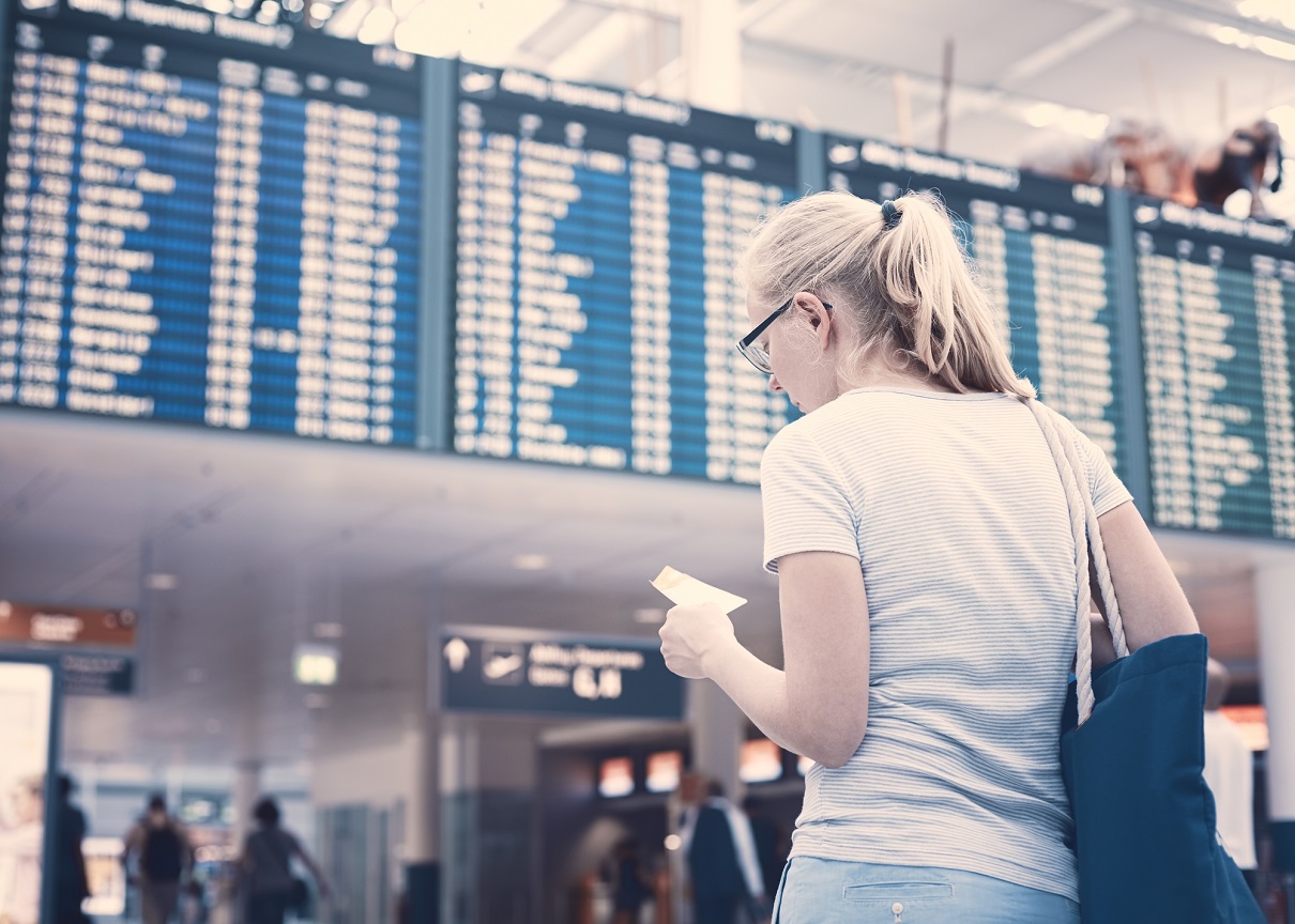 L'aéroport d'Amsterdam Schiphol va limiter le nombre de passagers par jour cet été, de nouvelles annulations de vols sont donc à prévoir -Depositphotos.com Auteur furtaev