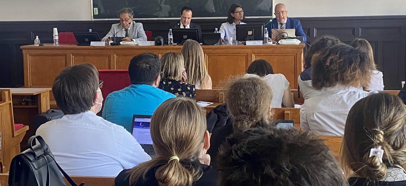 La promotion 2021-2022 du Master 2 Droit du tourisme a organisé le 4 juillet dernier un colloque sur le droit du tourisme à l'occasion de la Présidence Française de l'Union Européenne. La promotion 2021-2022 du Master 2 Droit du tourisme a organisé le 4 juillet dernier un colloque sur le droit du tourisme à l'occasion de la Présidence Française de l'Union Européenne.