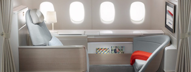 La nouvelle Première Classe d'Air France offre un siège qui se transforme en un lit de 2 mètres de long - Photo DR