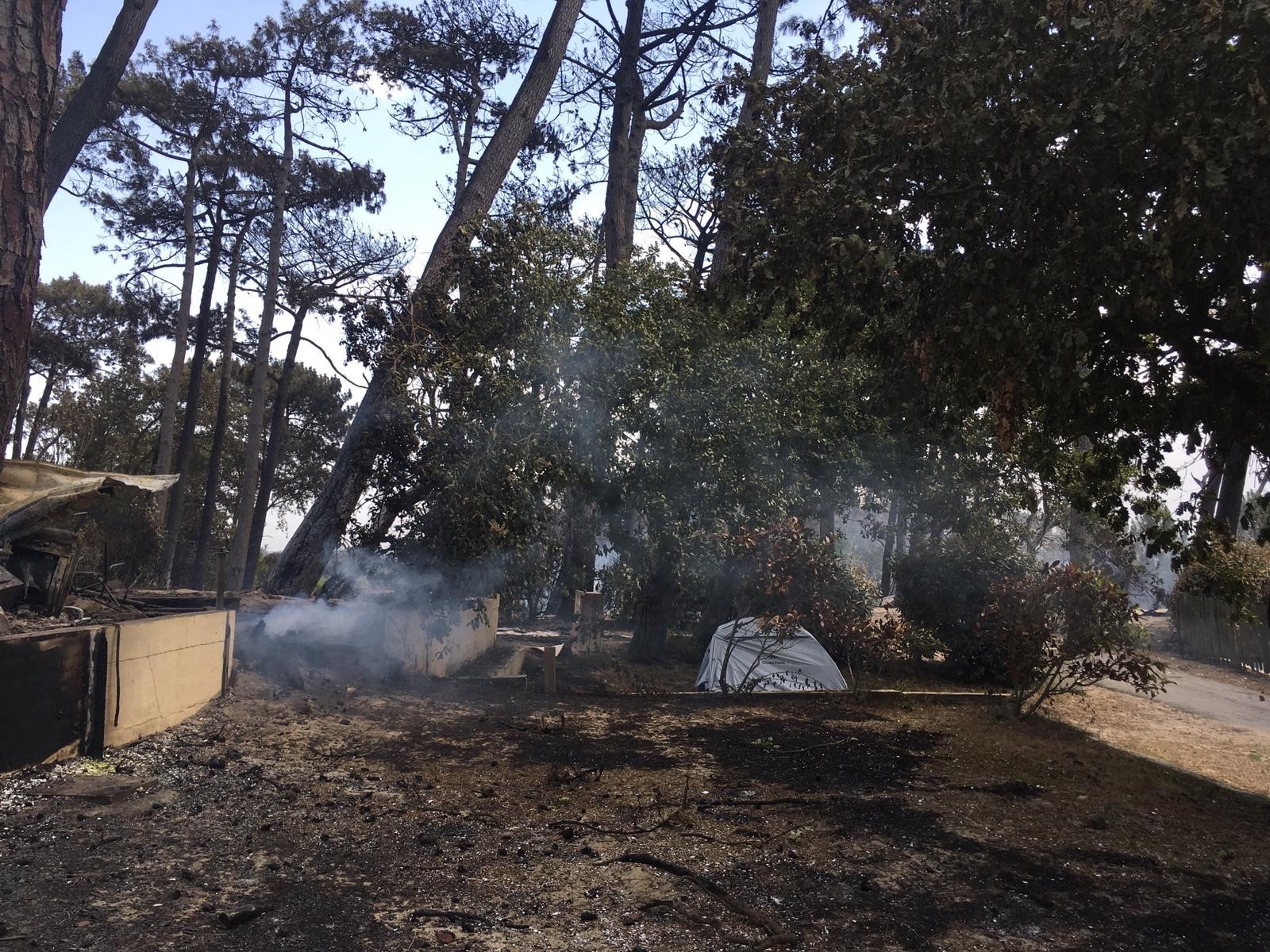 Plusieurs campings ravagés par les flammes (©DR)