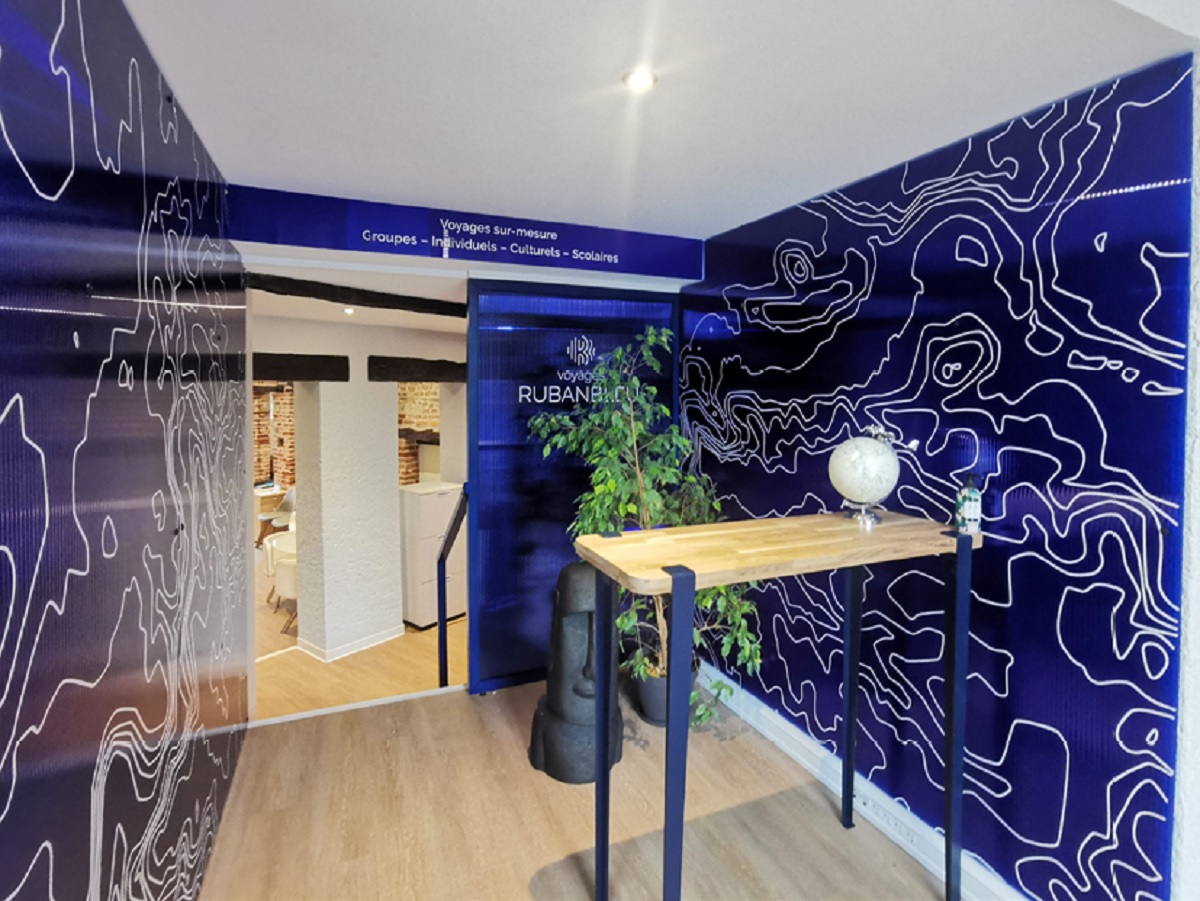 L'agence d'Albi a déménagé en juillet 2021 place Lapérouse, au cœur du quartier culturel des Cordeliers. Elle est la première agence rénovée aux nouvelles couleurs du Groupe - DR : Voyages Ruban Bleu L'agence d'Albi a déménagé en juillet 2021 place Lapérouse, au cœur du quartier culturel des Cordeliers. Elle est la première agence rénovée aux nouvelles couleurs du Groupe - DR : Voyages Ruban Bleu