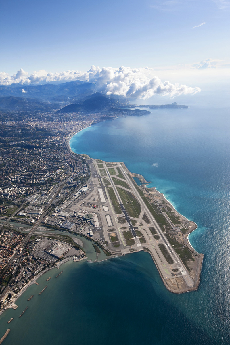L'aéroport Nice Côte d’Azur offre le plus bel atterrissage au monde  L'aéroport Nice Côte d’Azur offre le plus bel atterrissage au monde