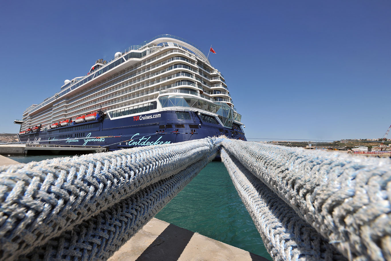 Un courrier commun a été adressé ce jour au Maire de Marseille par Alain Mistre (Président UMF), Hervé Martel (Président GPMM), Jean-François Suhas (Président Club Croisière), Erminio Eschena (Président CLIA), Jean-Luc Chauvin (Président CCI AMP) et Philippe Korcia (Président UPE 13) à M. Payan, en réponse à la pétition lancée le 19 juillet par la mairie de Marseille. Un courrier commun a été adressé ce jour au Maire de Marseille par Alain Mistre (Président UMF), Hervé Martel (Président GPMM), Jean-François Suhas (Président Club Croisière), Erminio Eschena (Président CLIA), Jean-Luc Chauvin (Président CCI AMP) et Philippe Korcia (Président UPE 13) à M. Payan, en réponse à la pétition lancée le 19 juillet par la mairie de Marseille.