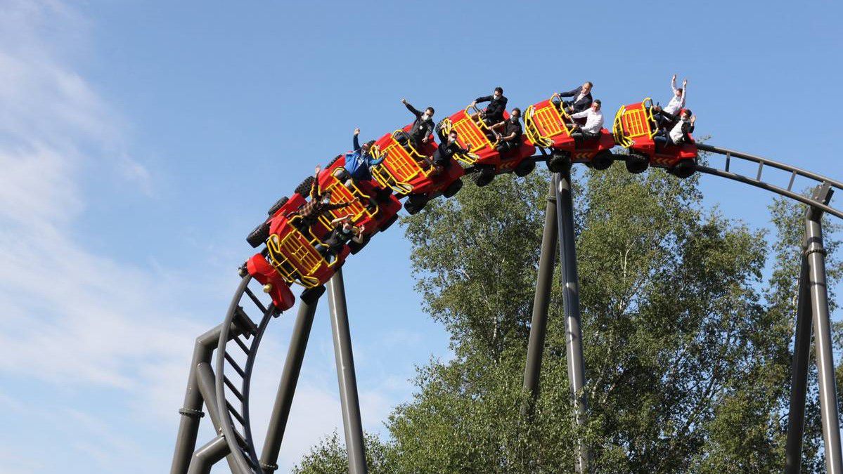 Le 1er roller-coaster du parc (©Vulcania)