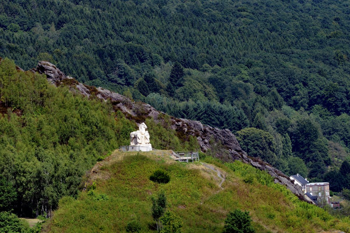 statue des 4 Fils Aymon (©D Truillard - Ardennes Tourisme)