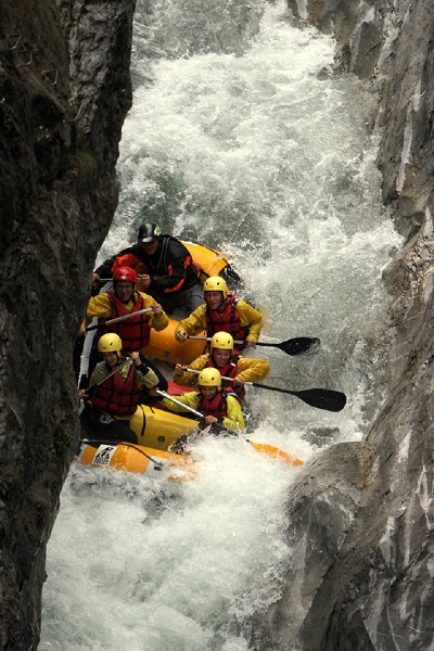 Rafting dans la rivière de l'Ubaye. Photo LT. Rafting dans la rivière de l'Ubaye. Photo LT.