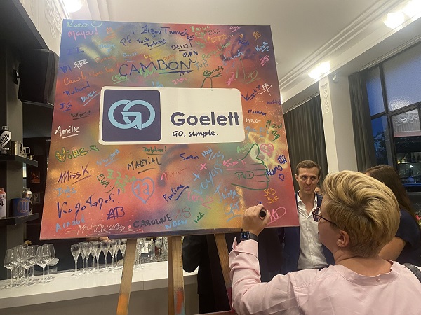 A la fois oiseau et bateau, la goélette symbolise l'agilité et l'innovation. A la fois oiseau et bateau, la goélette symbolise l'agilité et l'innovation.