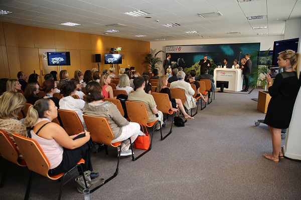 Conférence lors d'un congrès avec l'agence Safim. DR