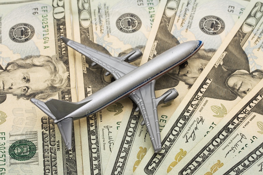 YQ et YR sont considérés par les compagnies aériennes comme des montants leur revenant et faisant partie intégrale des montants hors taxes et frais externes à la compagnie aérienne - DR : © Karen Roach - Fotolia.com