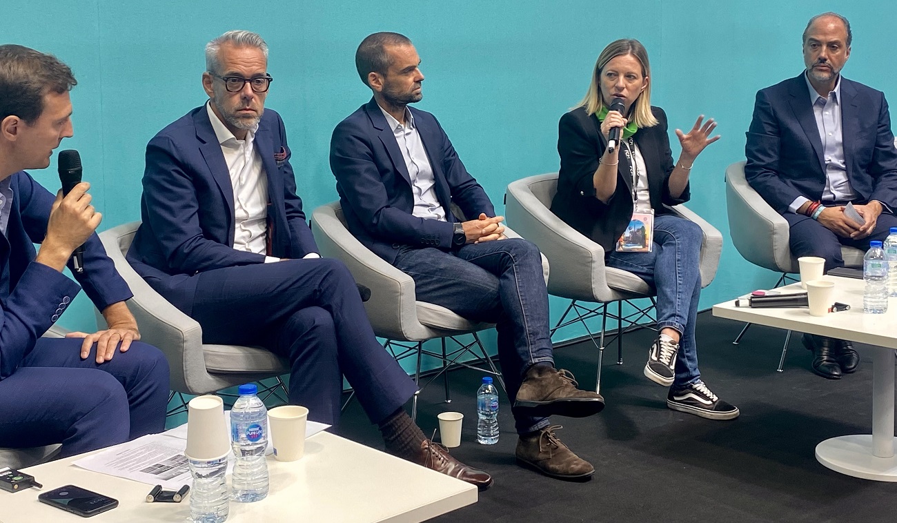 Au micro, Solenn Le Brazidec (FCM), prône "l'anticipation" pour contrer l'inflation. Au micro, Solenn Le Brazidec (FCM), prône "l'anticipation" pour contrer l'inflation.