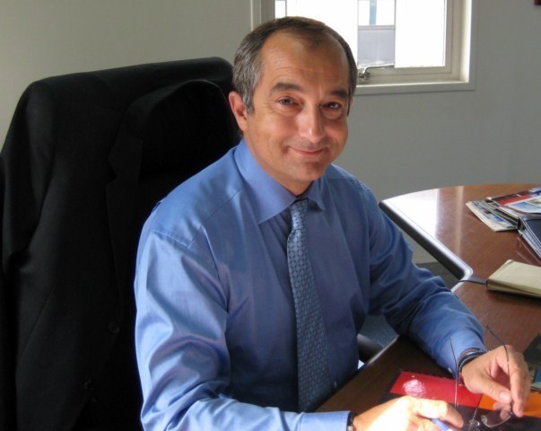 Lionel Guérin est indiscutablement un bon professionnel. Très bon même. b[Mais je ne pense pas qu'il ait les moyens de faire, enfin, table rase du passé et reprendre tout à zéro... /phoro dr