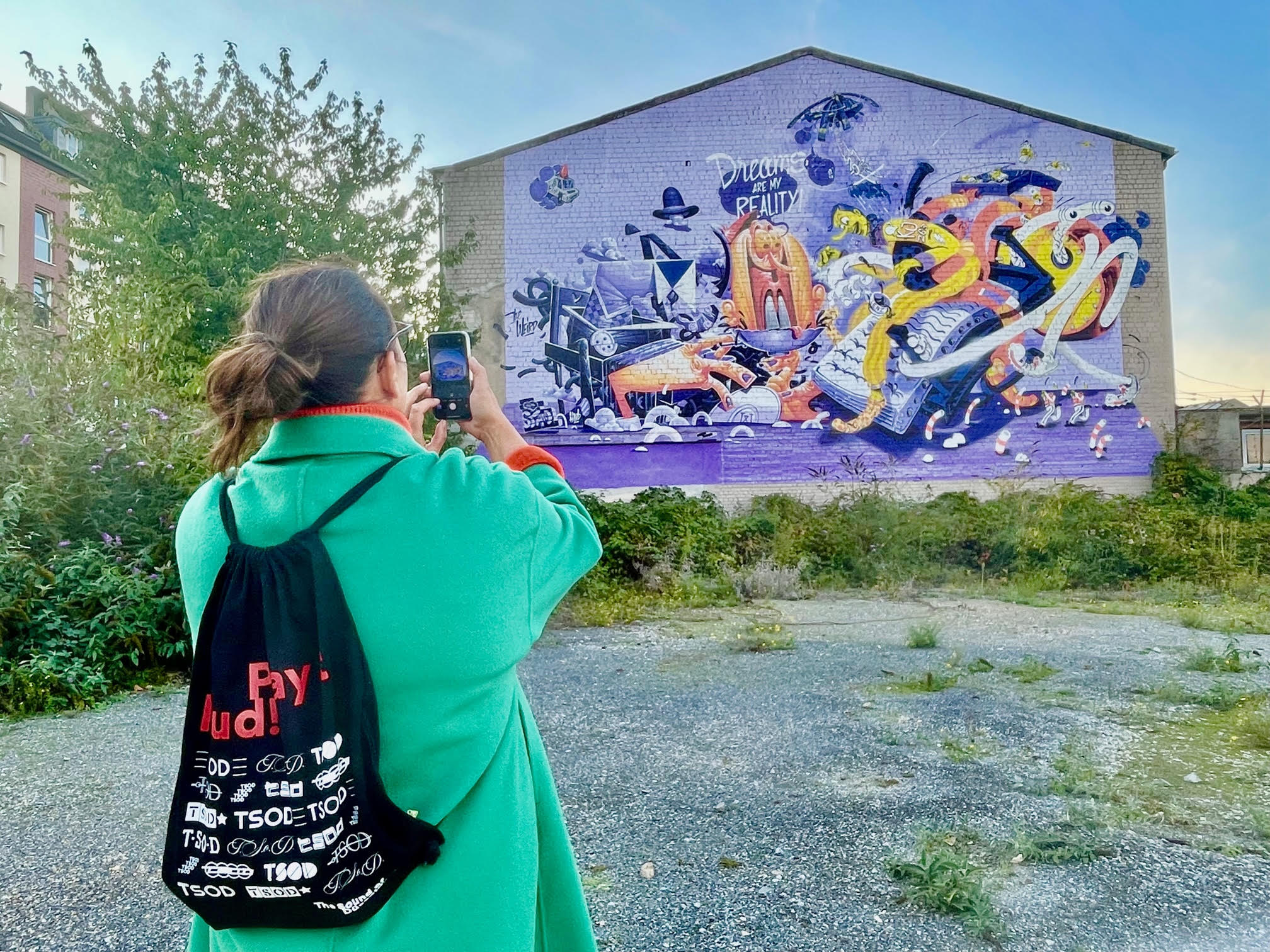 “l'Urban Art Walk” pour découvrir des œuvres de Jana&JS, FinDAC, Pixelpancho et L.E.T. et admirer des sticker art et des paste-ups d'artistes régionaux et internationaux./crédit JDL
