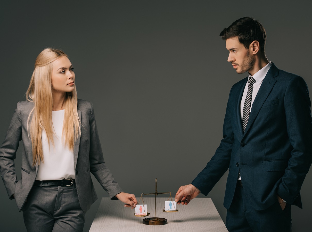 Dans le tourisme, les femmes sont salariés et les patrons sont... des hommes. L'égalité des sexes ce n'est pas pour maintenant - Depositphotos Dans le tourisme, les femmes sont salariés et les patrons sont... des hommes. L'égalité des sexes ce n'est pas pour maintenant - Depositphotos