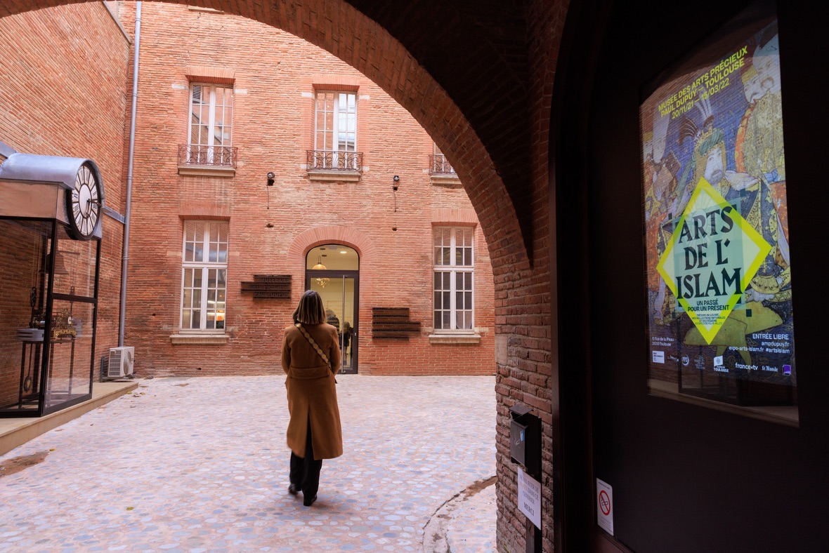 Un ancien hôtel particulier, typique de l'architecture de la Ville Rose (©Occitanie Tribune)