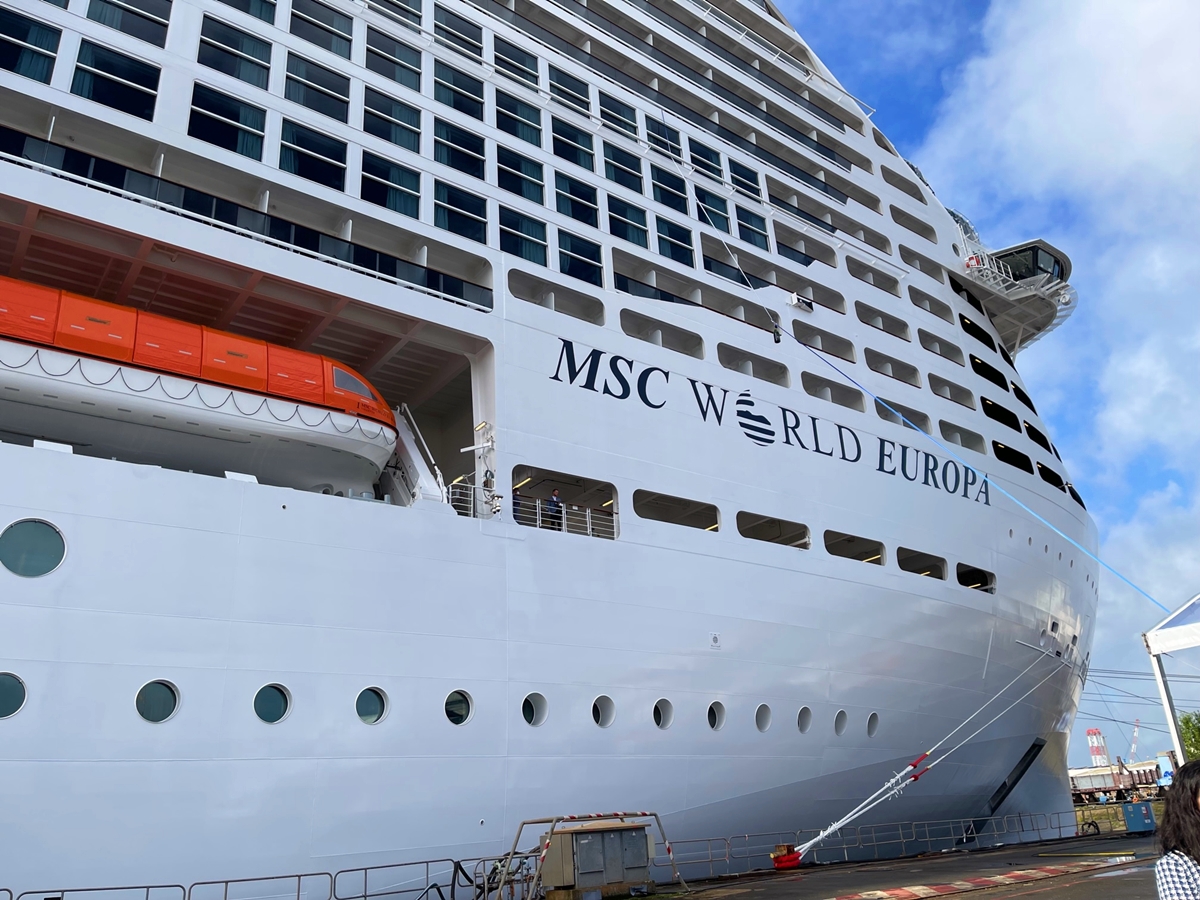 Le navire sera le premier de la flotte alimenté au GNL et le plus avancé sur le plan environnemental à ce jour. Le carburant qu'il utilise, le gaz naturel liquéfié (GNL), est appelé à jouer un rôle clé dans la transition vers la décarbonisation du transport maritime international. /crédit JDL Le navire sera le premier de la flotte alimenté au GNL et le plus avancé sur le plan environnemental à ce jour. Le carburant qu'il utilise, le gaz naturel liquéfié (GNL), est appelé à jouer un rôle clé dans la transition vers la décarbonisation du transport maritime international. /crédit JDL