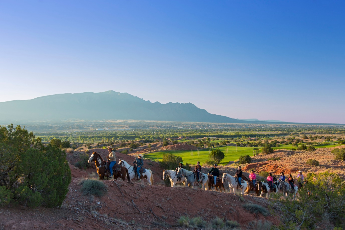 Au Hyatt Regency de Tamaya aux USA, c’est l’équitation sur des chevaux sauvages qui peut changer votre vie et votre expérience des animaux.  - Photo Hyatt