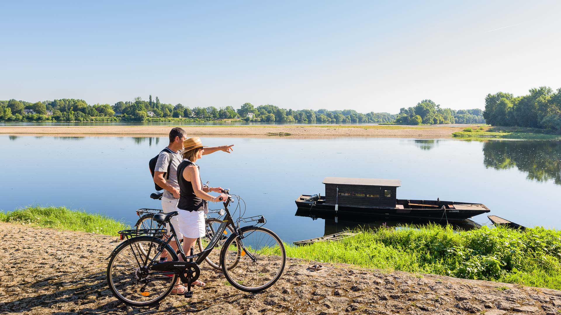 Loire à vélo- Candes-Saint-Martin (©adtouraine-jc-coutand)