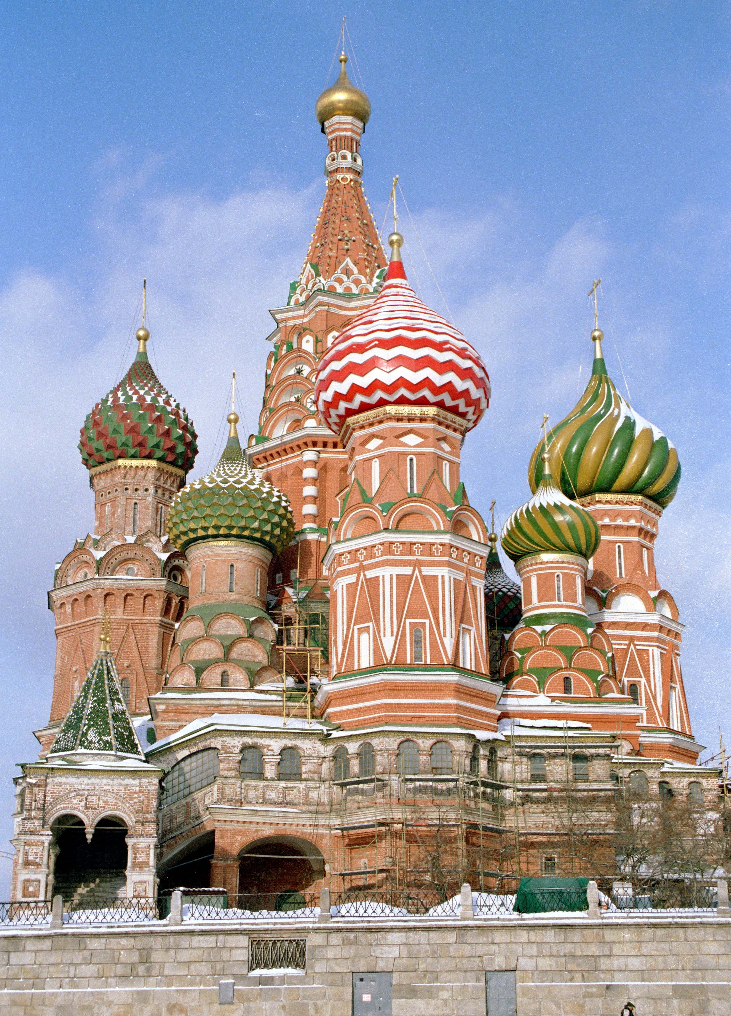 Incontournable sur la Place Rouge, la cathédrale de Basile le Bienheureux, chef-d'oeuvre de l'art orthodoxe - DR : M.S. Incontournable sur la Place Rouge, la cathédrale de Basile le Bienheureux, chef-d'oeuvre de l'art orthodoxe - DR : M.S.