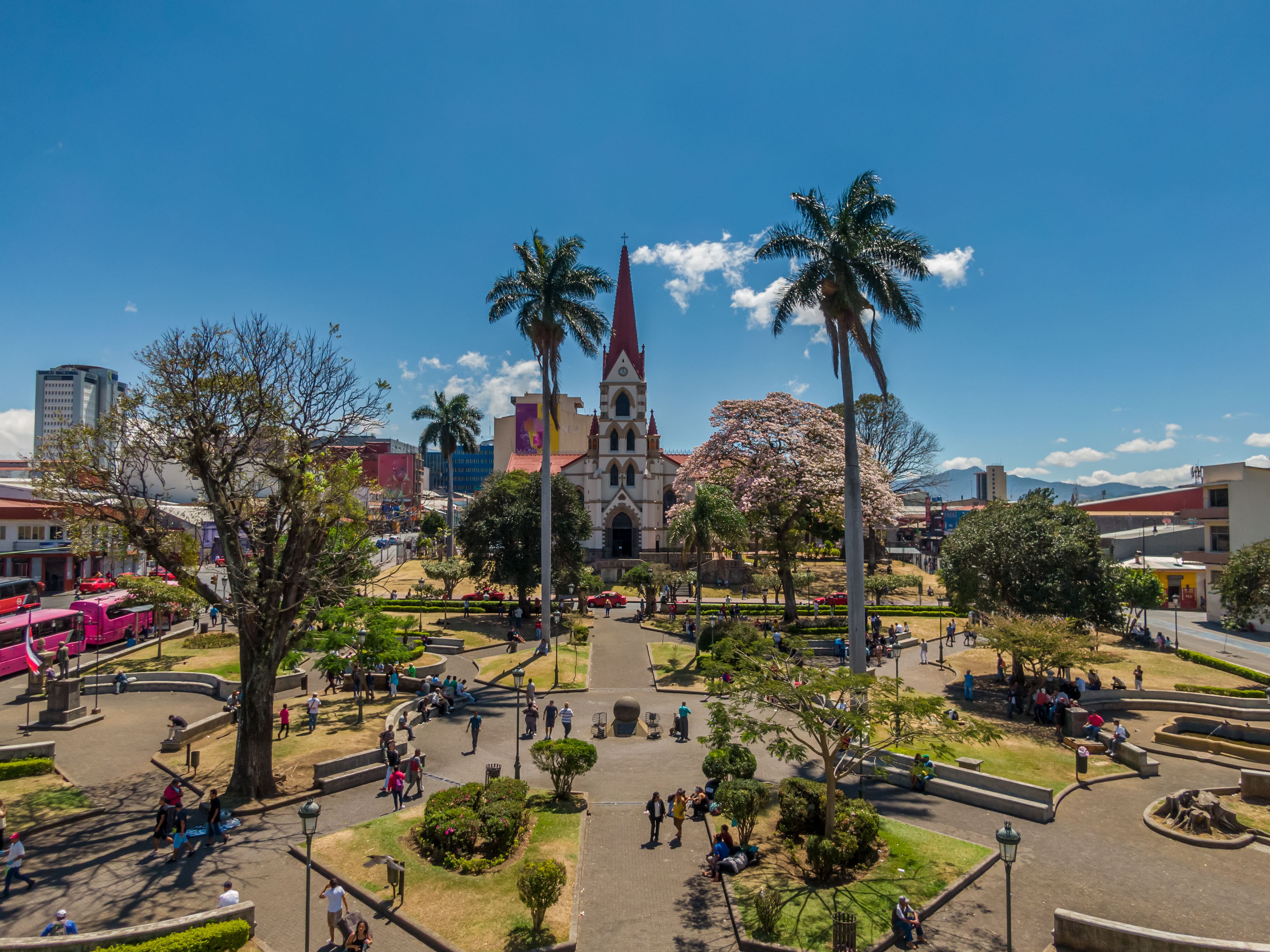 Belle vue aérienne de l'église principale de San Jose Costa Rica, de La Merced et de la cathédrale © Gian - stock.adobe.com Belle vue aérienne de l'église principale de San Jose Costa Rica, de La Merced et de la cathédrale © Gian - stock.adobe.com
