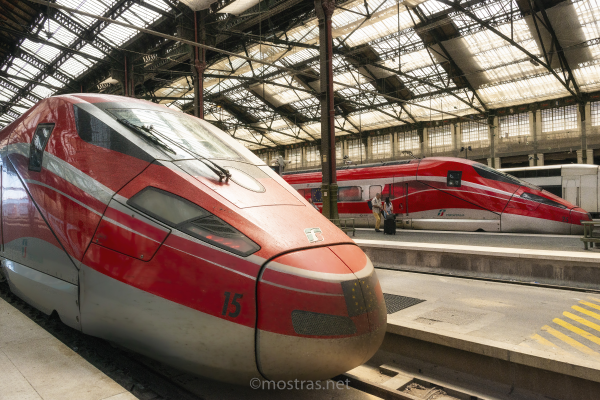 Selon une enquête de satisfaction, 92% de clients interrogés envisagent le train Frecciarossa pour un futur trajet. ©A. Mostras Selon une enquête de satisfaction, 92% de clients interrogés envisagent le train Frecciarossa pour un futur trajet. ©A. Mostras