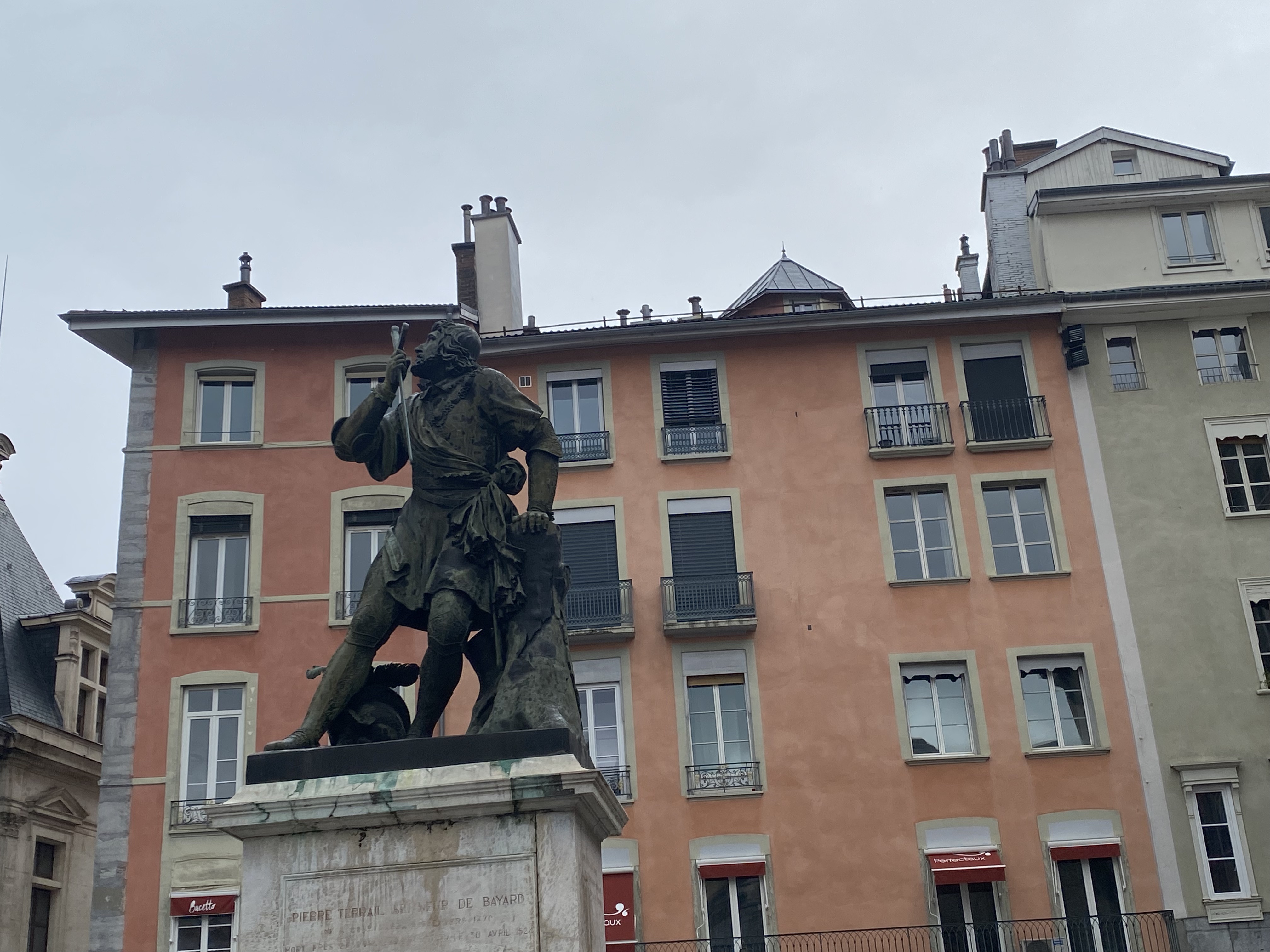 Le Chevalier Bayard, héros local de Grenoble (©BC)