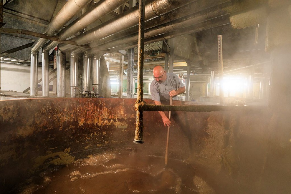 Un vrai savon de Marseille ne contient que de l'huile végétale, de l'eau, de la soude et du sel - DR : C. Moirenc