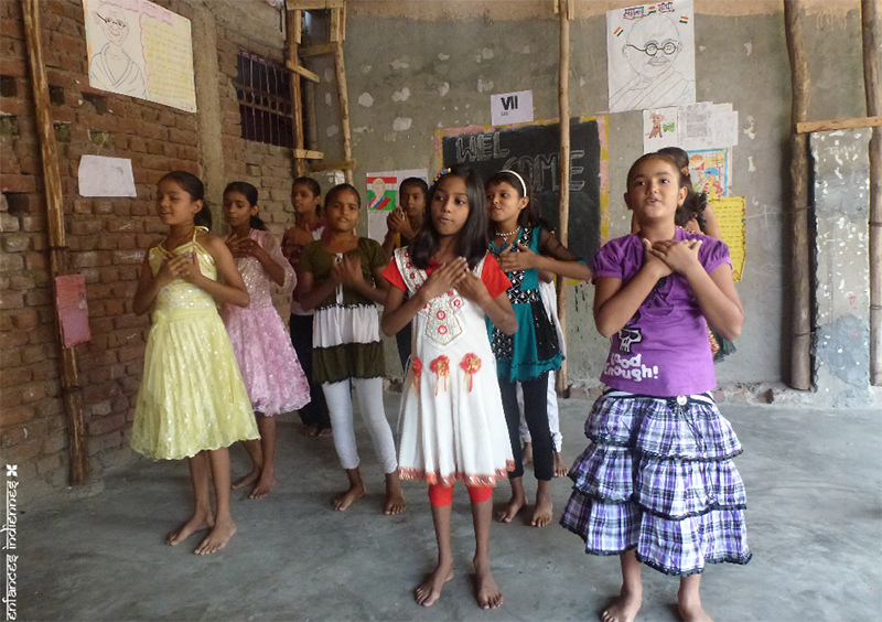 Enfances Indiennes soutient le projet WHY, qui permet d'accueillir chaque jour les enfants des bidonvilles de New-Delhi, pour leur apporter un soutien scolaire - DR : Enfances Indiennes
