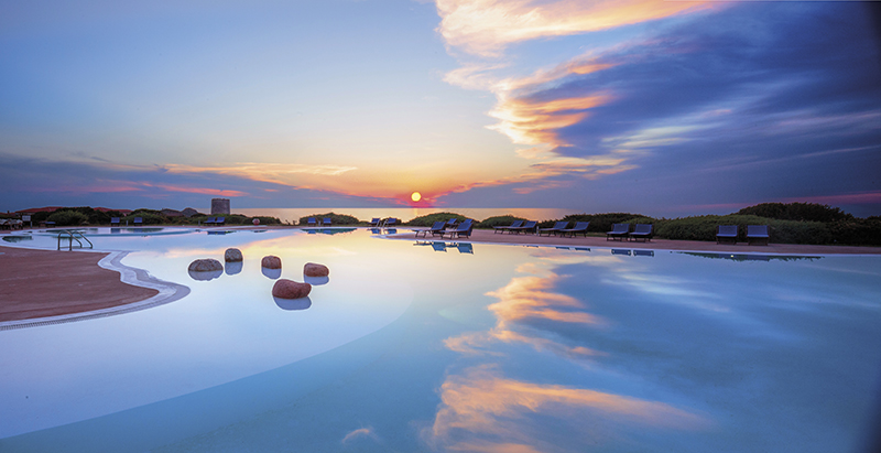 Vue de la piscine de l’Hôtel Relax Torreruja****SUP © Delphina Hôtel & Resort