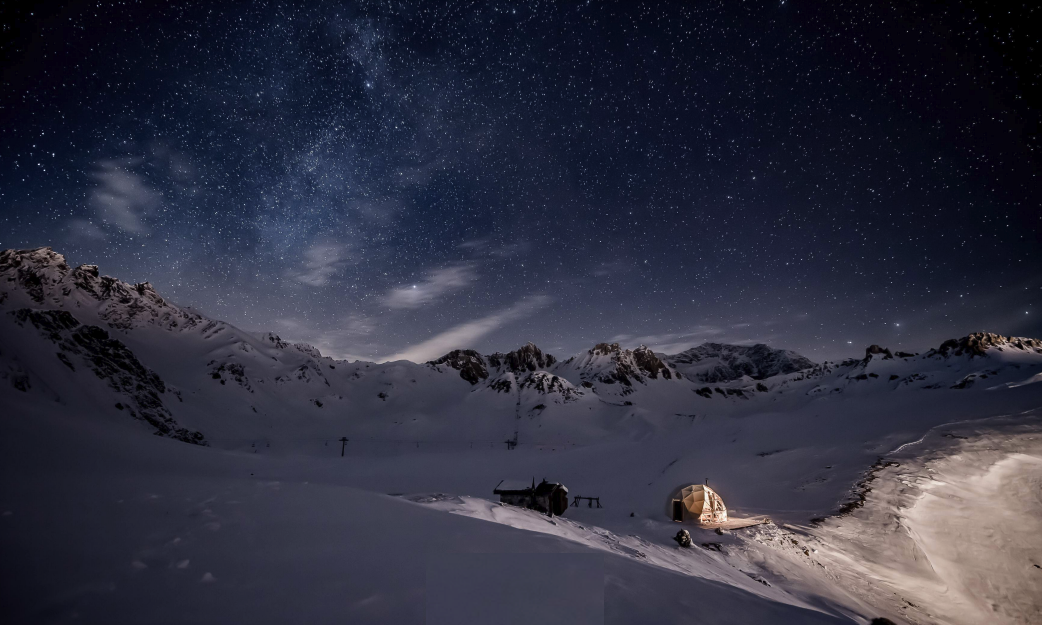 Une nuit dans une bulle sous un ciel étoilé (©Wild Nest)